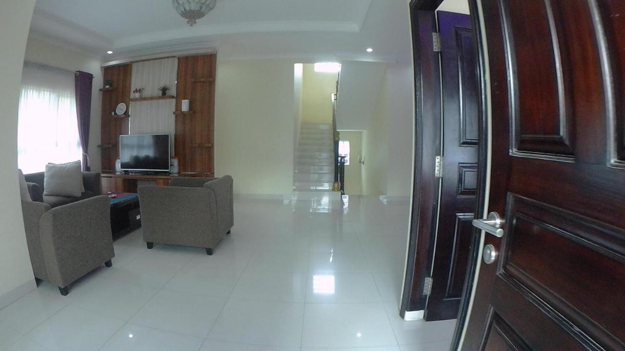 Villa Dira Bogor Zewnętrze zdjęcie