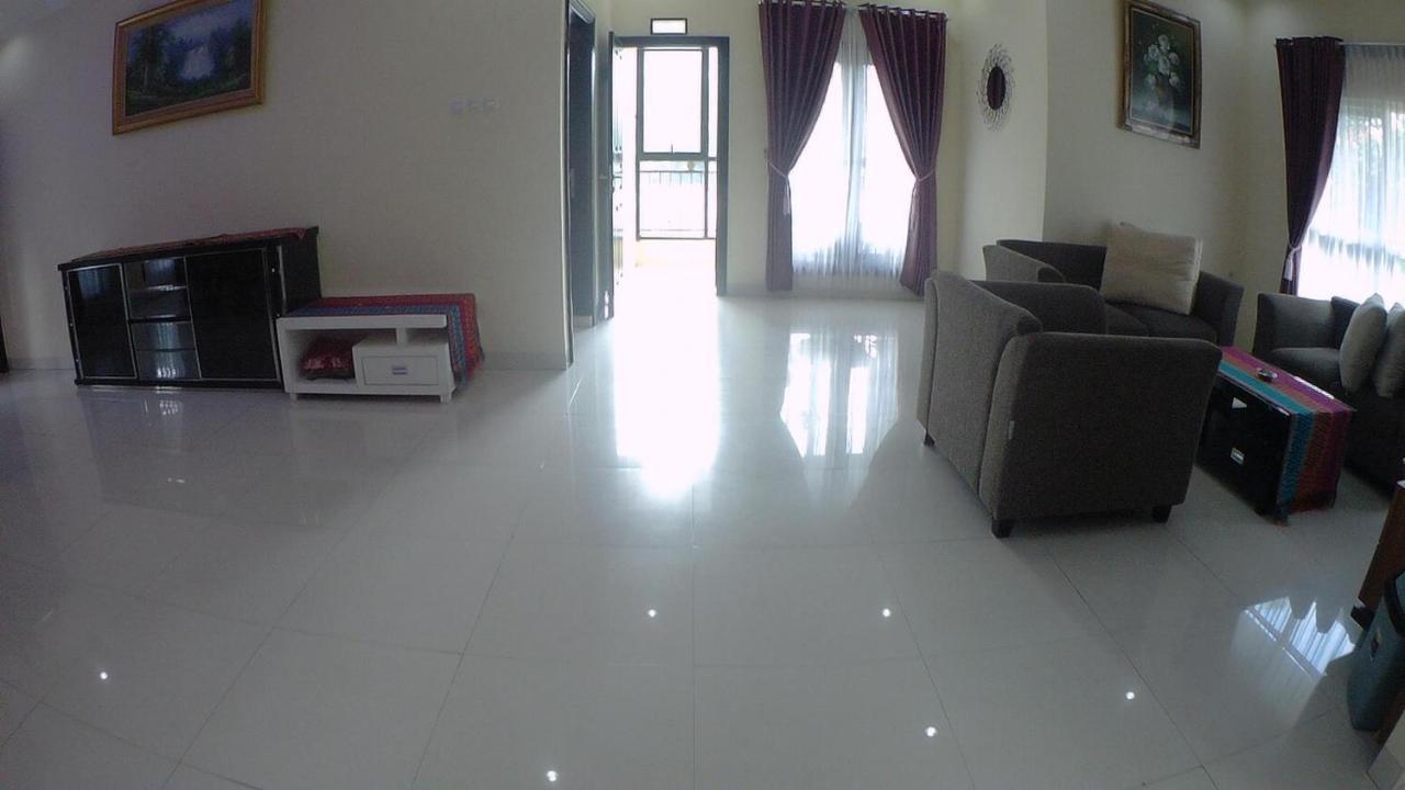 Villa Dira Bogor Zewnętrze zdjęcie