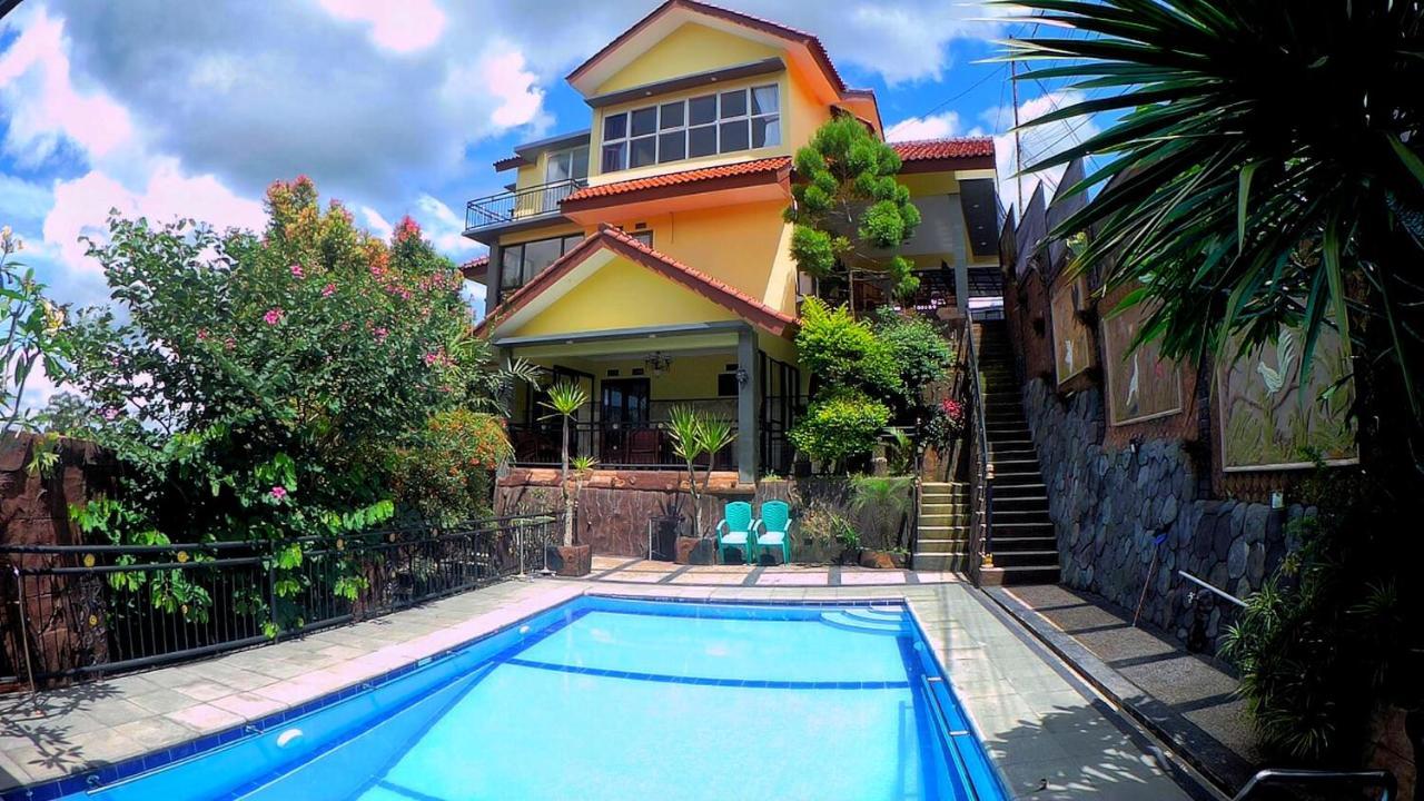 Villa Dira Bogor Zewnętrze zdjęcie